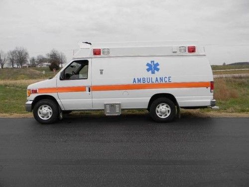 E-350 ambulance 7.3l powerstroke diesel 18k miles 1-owner fleet serviced