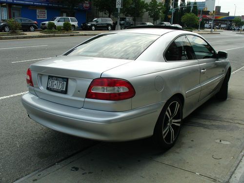 2001 volvo c70 with a lot of upgrades (new custom seats and sound system)