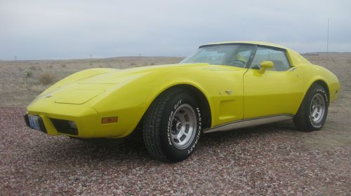1977 hot chevrolet corvette t-tops yellow 350 v8