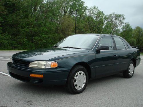 1996 toyota camry le sedan 4-door 2.2l