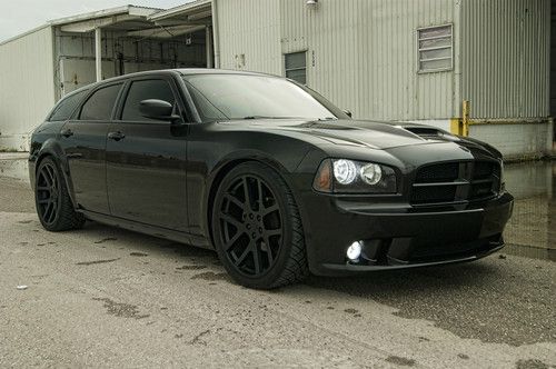 Custom 2006 dodge magnum/charger 2.7l blacked out