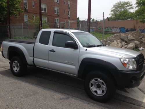 2006 toyota tacoma sr5 speed 4 door great mpg 4 cylinder tow hitch  123k