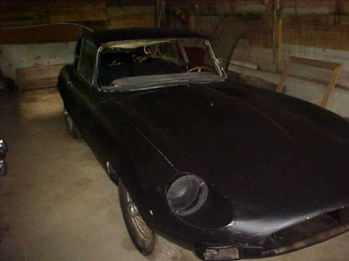 Vintage 1970 jaguar xke restoration project car