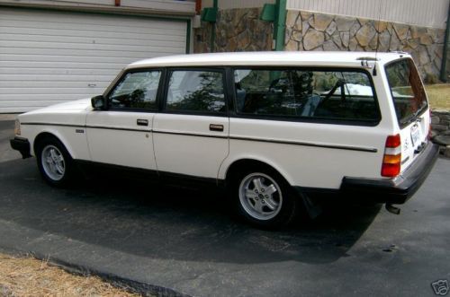 1990 volvo 240 base wagon 4-door 2.3l