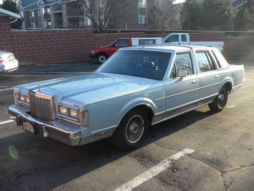 1987 lincoln town car - rare - low miles - well maintained - freaking sweet!