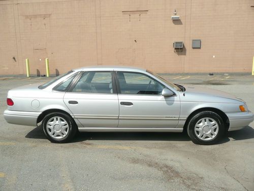 Very well maintained, excellent condition 1993 ford taurus gl sedan 72,100 miles