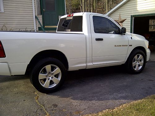 2011 dodge ram 1500 mint cond. low miles very clean!!!