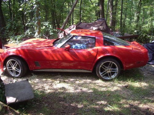 1980 chevrolet corvette t tops v-8 auto  red project  needs work  rare  vintage