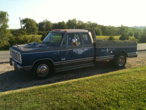Dodge 1978 1 ton 2 wheel drive dually 3500 440 automatic extended cab