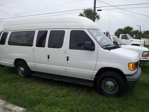 2006 ford e-250 extended van with raised roof and ricon wheelchair lift