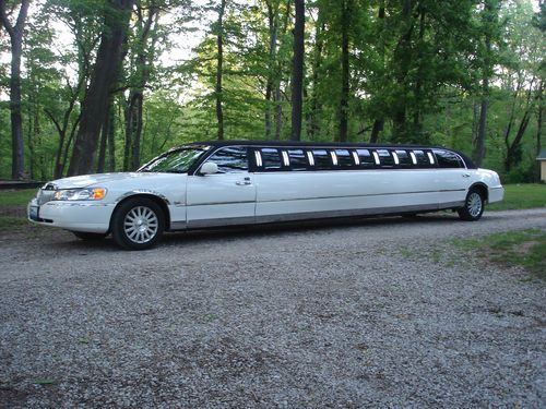 No reserve!!  1998 lincoln town car limousine  14 passenger!!