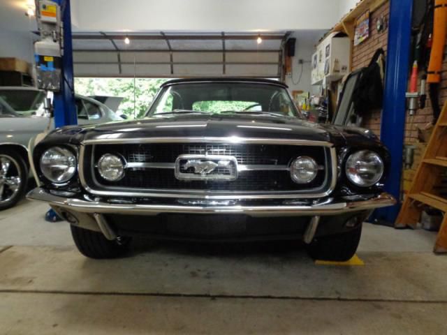 Ford: mustang gt deluxe