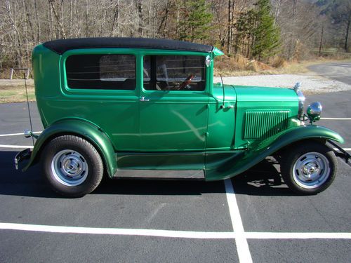 1930 ford 2 door sedan
