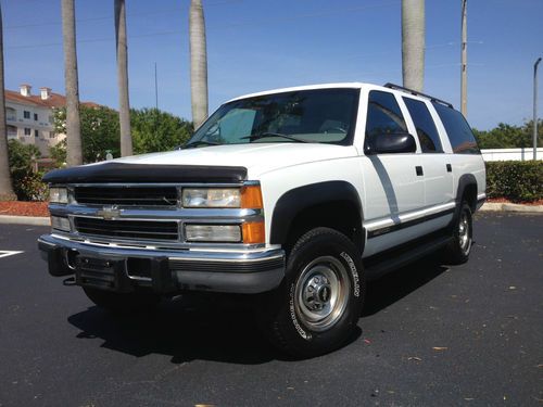 1996 chevy suburban 2500 lt 4x4 diesel only 142k miles extra clean