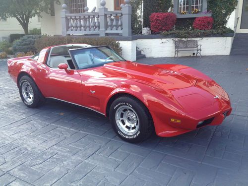1979 red chevorlet corvette