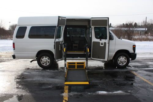 09 ford econoline e250 handicap accessible wheelchair van side entry braun lift