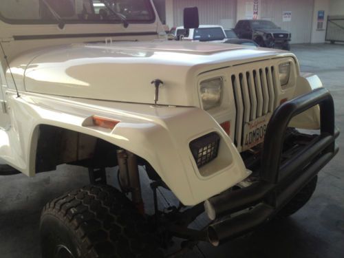Jeep renegade 9 inch lift , new interior extra clean, custom dana 60,viper alarm