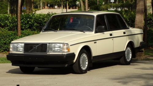 1990 volvo 240dl one owner 97,000 miles in beautiful condition no reserve set