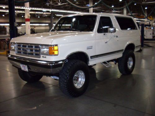 1988 full size ford bronco four wheel drive