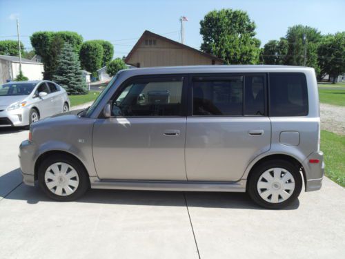 2006 scion xb made by toyota flawless condition 56,500 miles 31/32 mpg
