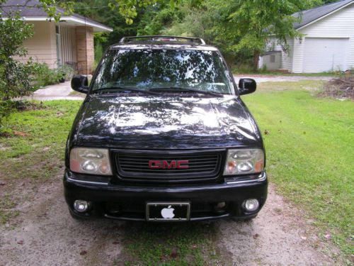 1998 gmc envoy. bose audio, heated leather seats. 4wd, cd, alarm system, loaded!