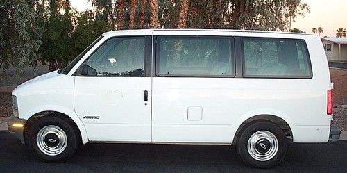 1995 chevrolet astro van. low miles/ service records/ sunny arizona van/ no rust