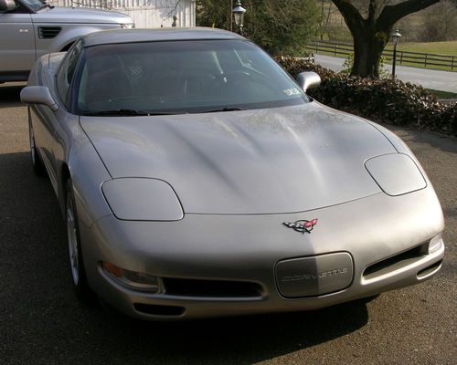 1999 chevrolet corvette,targa top,only 2 owners very low mileage, excellent cond