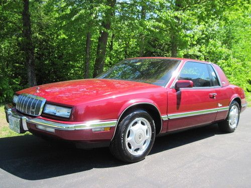 1993 buick riviera triple burgundy (perfect condition)