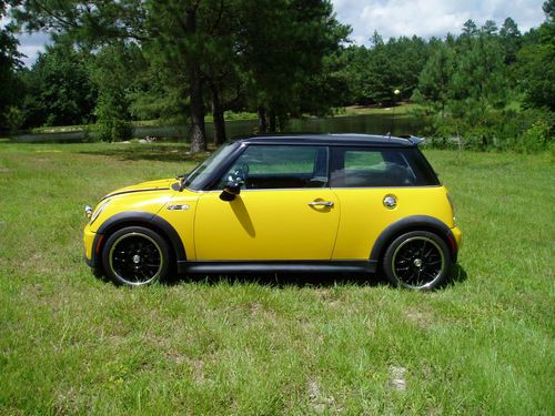 2002 mini cooper s, low mileage, bright yellow with black racing stripes
