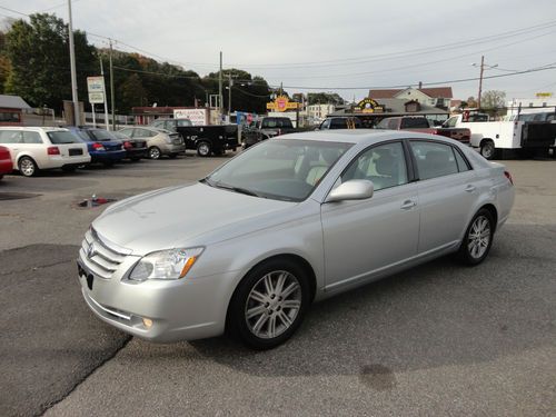 Limited * fully loaded * leather * avalon * clean carfax * no reserve *