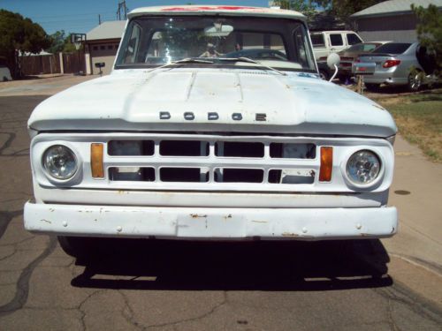 1968 dodge d100 long wheel base, 6 cyl, 4 speed, truck. no rust! no reserve!