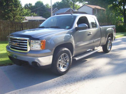 1 owner 2008 gmc sierra 1500 ext.cab sle 4x4 z71 with all-terrain package!!