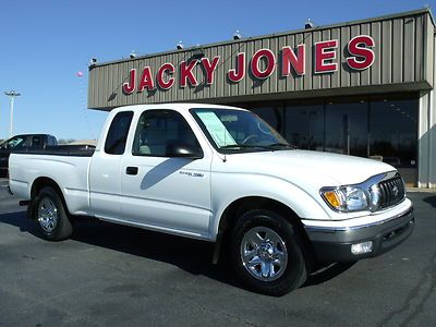 Estate truck one owner only 20k miles extended cab sr5 automatic 4 cylinder
