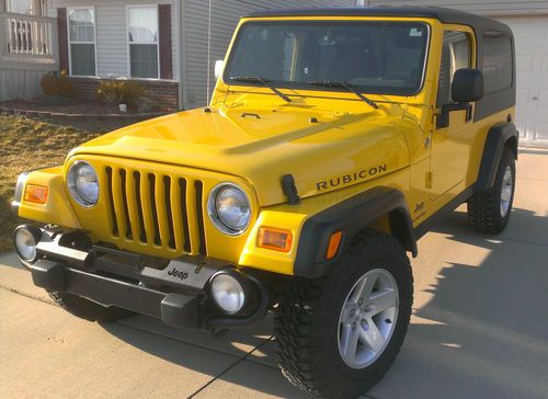 2005 jeep wrangler unlimited rubicon low miles!!