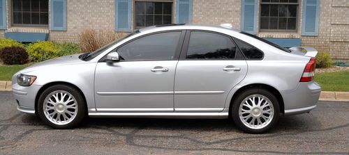 2007 volvo s40 t5 with a rebuilt salvage title.  the mileage is 60,285