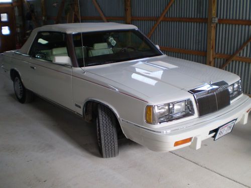 1986 chrysler lebaron base convertible 2-door 2.2l