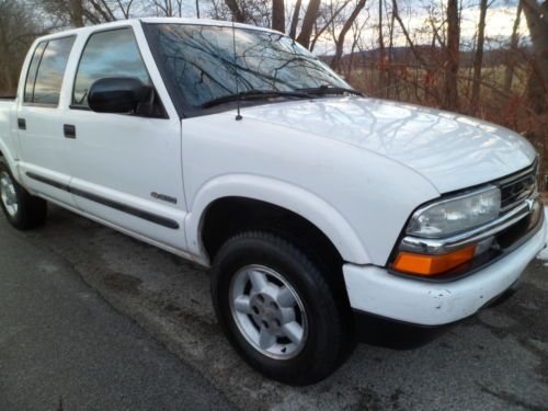 2004 chevrolet s-10 crew cab 4x4 4.3 liter 6cylinder engine withairconditioning