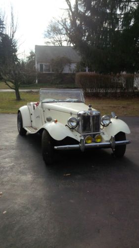 Mgtd 1952 kit car on ford chasis 4 cyl 2.0 front engine
