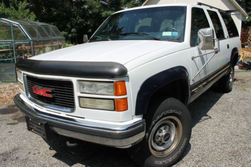 1995 gmc k2500 slt 5.7l suburban, white with blue trim, with trailer package