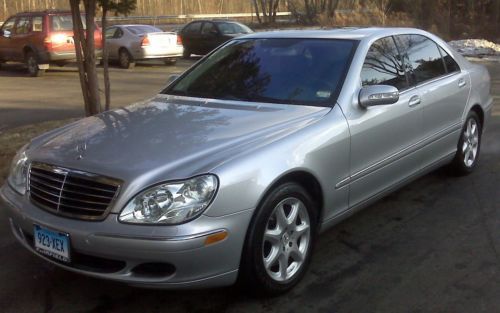 Mercedes s500 year 2004  color silver very good condition