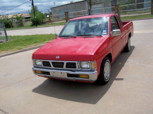 1995 nissan pickup xe extended cab pickup 2-door 2.4l