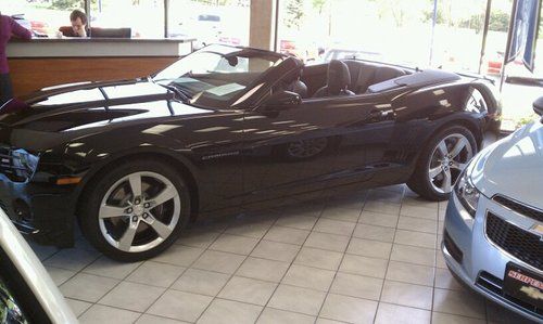 2011 camaro ss convertible 6 speed one private owner 2400 miles 2ss  will trade