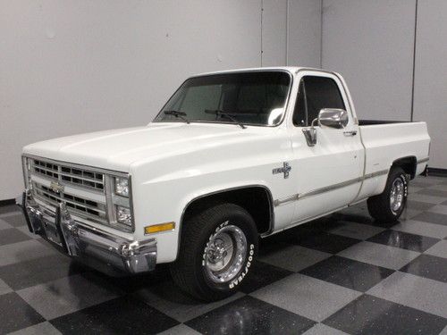 383 ci stroker, original frost white, loaded w/options, ultimate sleeper truck!