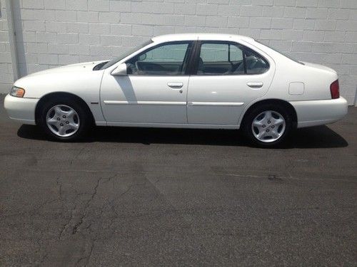 2001 nissan altima gxe with only 10,896 miles