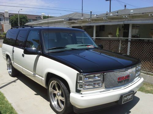1995 suburban gmc custom built black/white, only 97,000 original miles exc cond