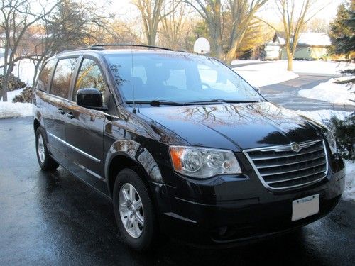 2009 chrysler town and country touring