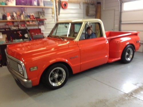 **** nice '71 chevy short bed ****