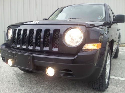 2011 jeep patriot 4x4 only 9200 miles!!!