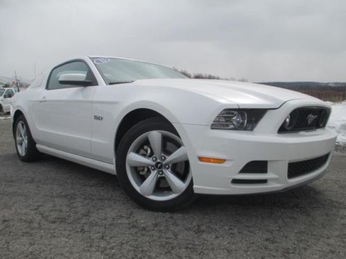 Incredible white 2013 ford mustang gt 5.0