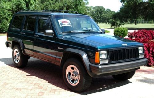 1995 jeep cherokee, excellent condition 184k miles with electric windows and loc